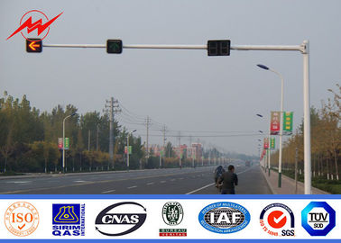 چین 7M Traffic Light Pole Gr65 4m / 6m Galvanized Road Light Poles With 9M Bracket تامین کننده