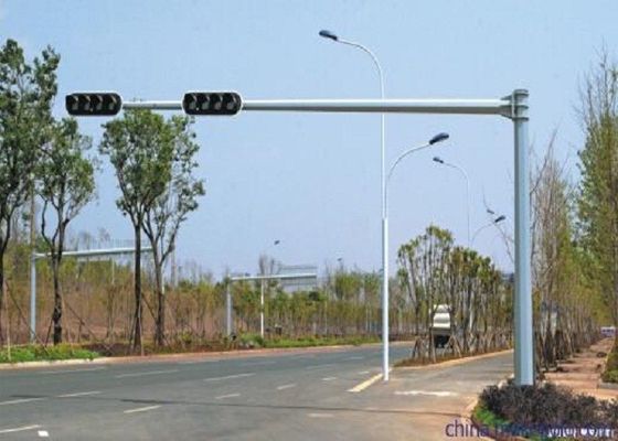 6.5M Traffic Light Pole Durable Single Arm Outdoor Light Pole With Anchor Bolts
